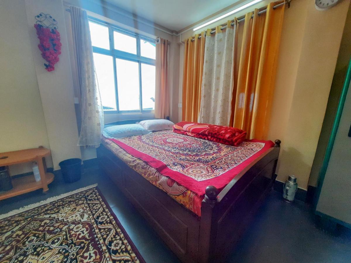 Neora Backpackers Hostel Дарджилинг Экстерьер фото