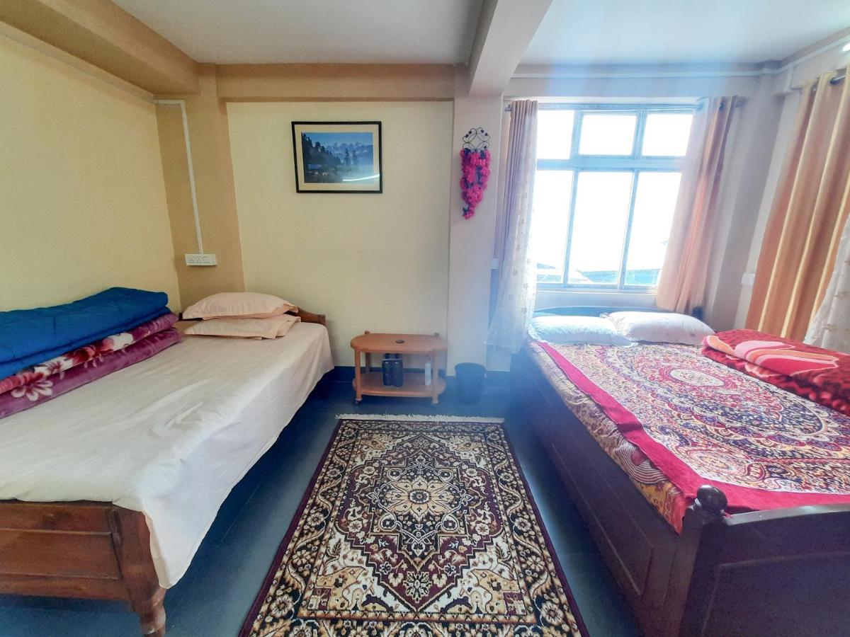 Neora Backpackers Hostel Дарджилинг Экстерьер фото